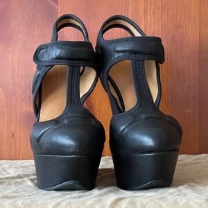 L.A.M.B. Caitlyn Platform Sandals